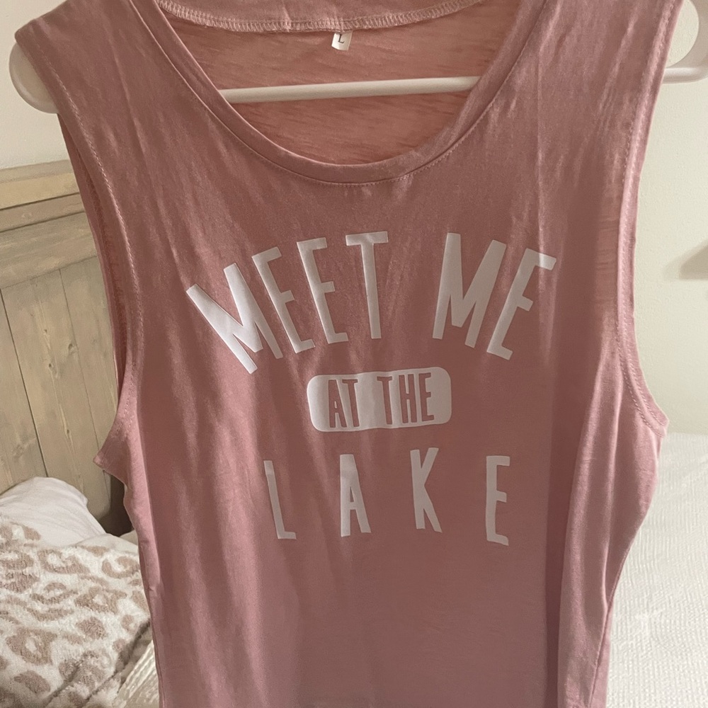 Graphic tank